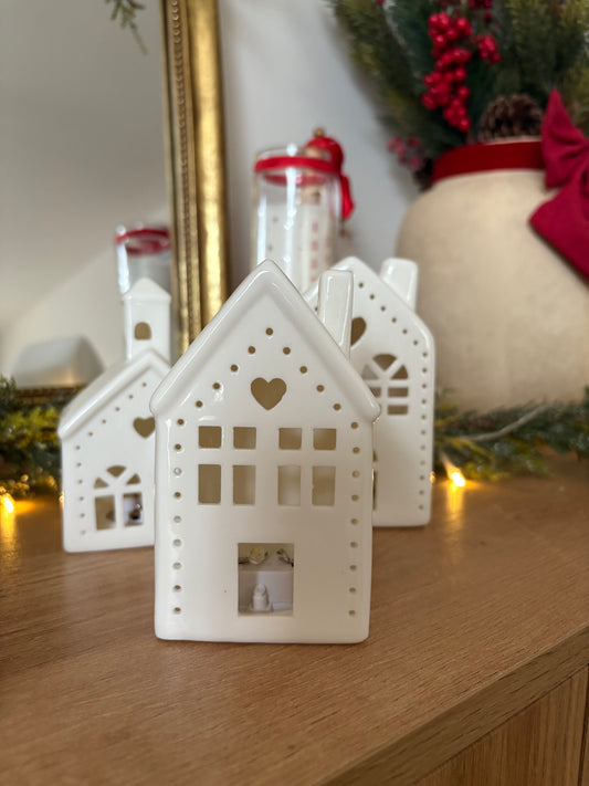 Maison lumineuse avec coeur (11cm)