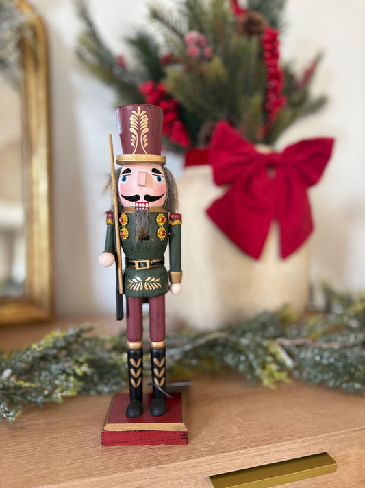 Casse-noisette en bois (25 cm)